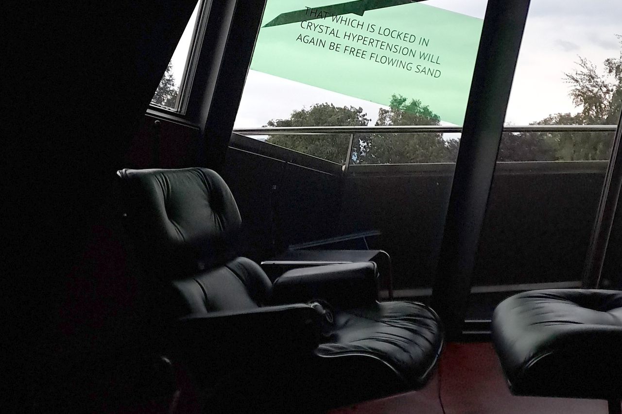 audio-visual piece by Ludvig Elblaus